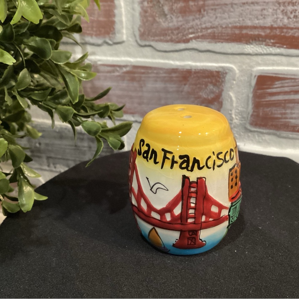 “5/$25” - Ceramic Salt or Pepper Shaker - San Francisco - Colorful - Collectible